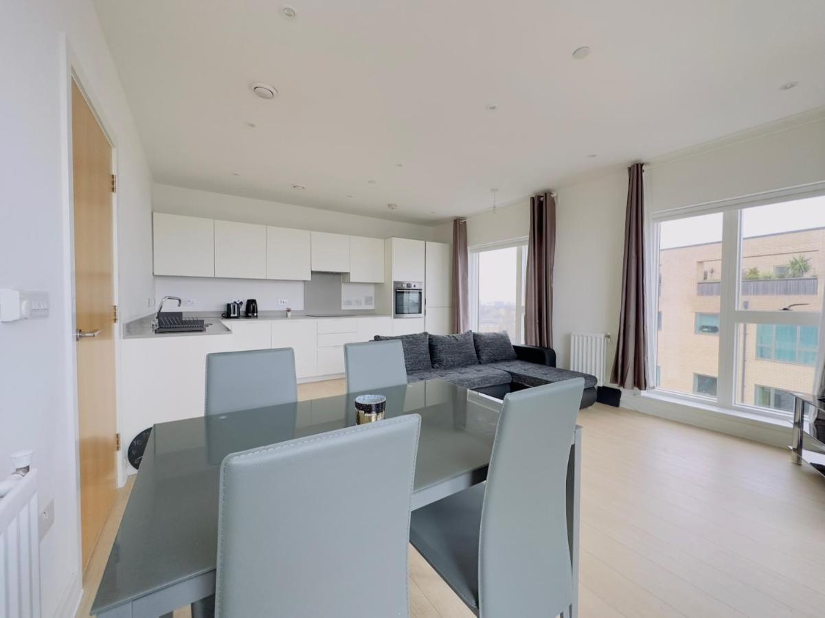 Luxurious Comfy Penthouse - Steps To East Croydon Train Station - Views Διαμέρισμα Εξωτερικό φωτογραφία