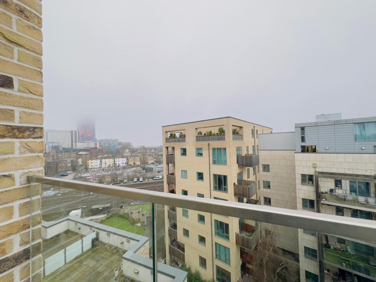Luxurious Comfy Penthouse - Steps To East Croydon Train Station - Views Διαμέρισμα Εξωτερικό φωτογραφία
