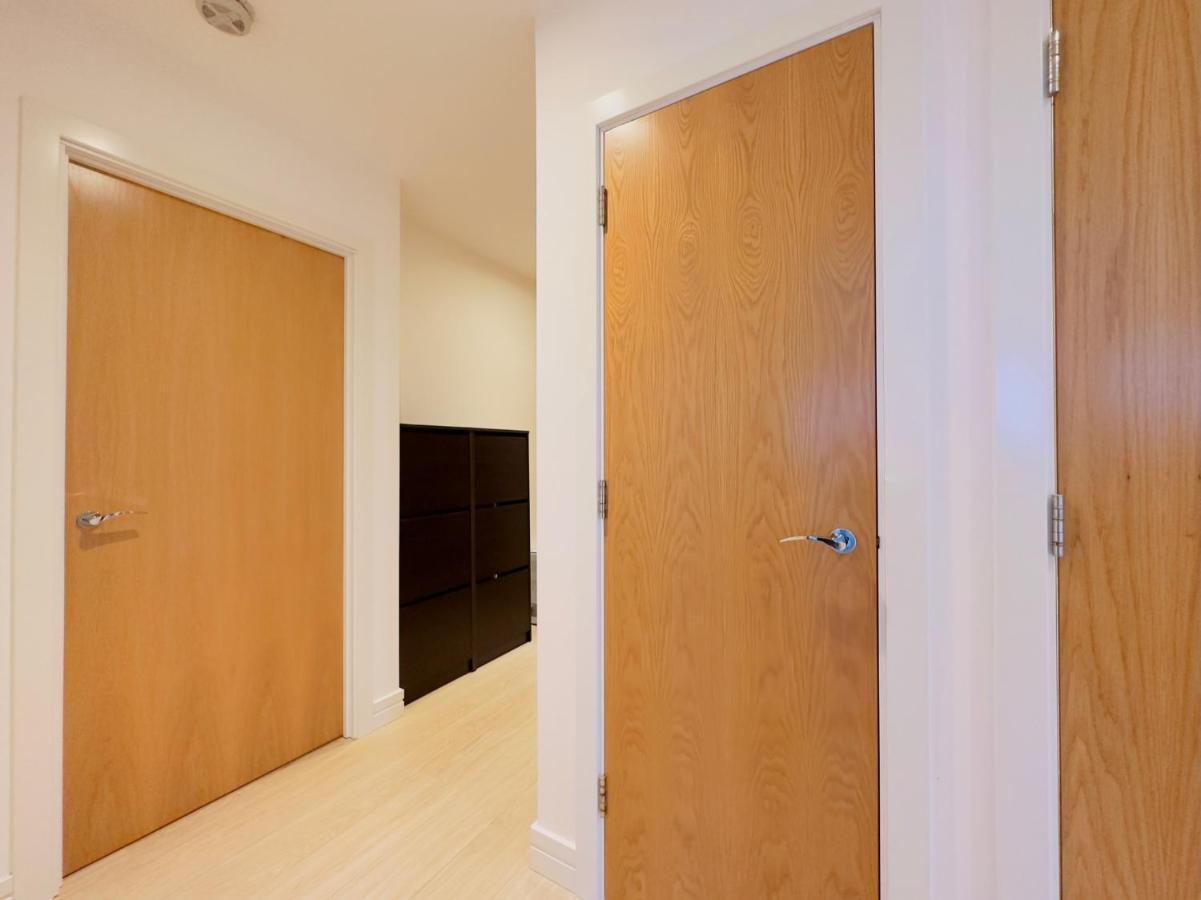 Luxurious Comfy Penthouse - Steps To East Croydon Train Station - Views Διαμέρισμα Εξωτερικό φωτογραφία